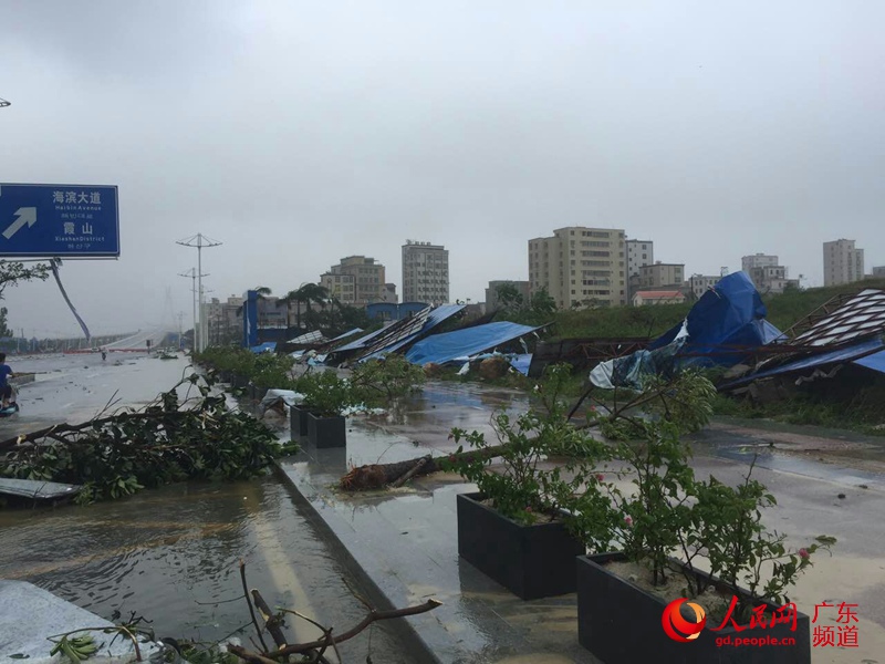 【高清】台风眼中的广东湛江:台风登陆进行时