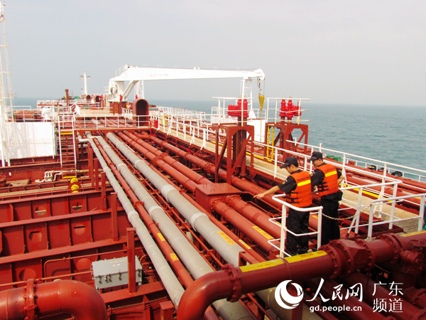广州海关侦破50亿元轻循环油走私大案