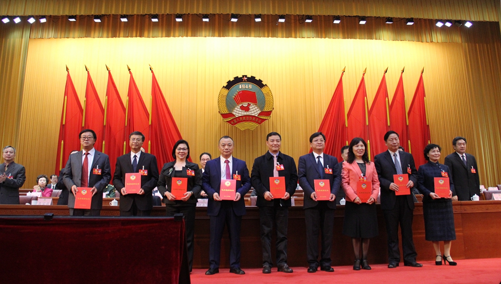 政協廣東省委員會舉行2017年優秀提案表彰大會，33件優秀提案獲表彰。劉遠忠 攝