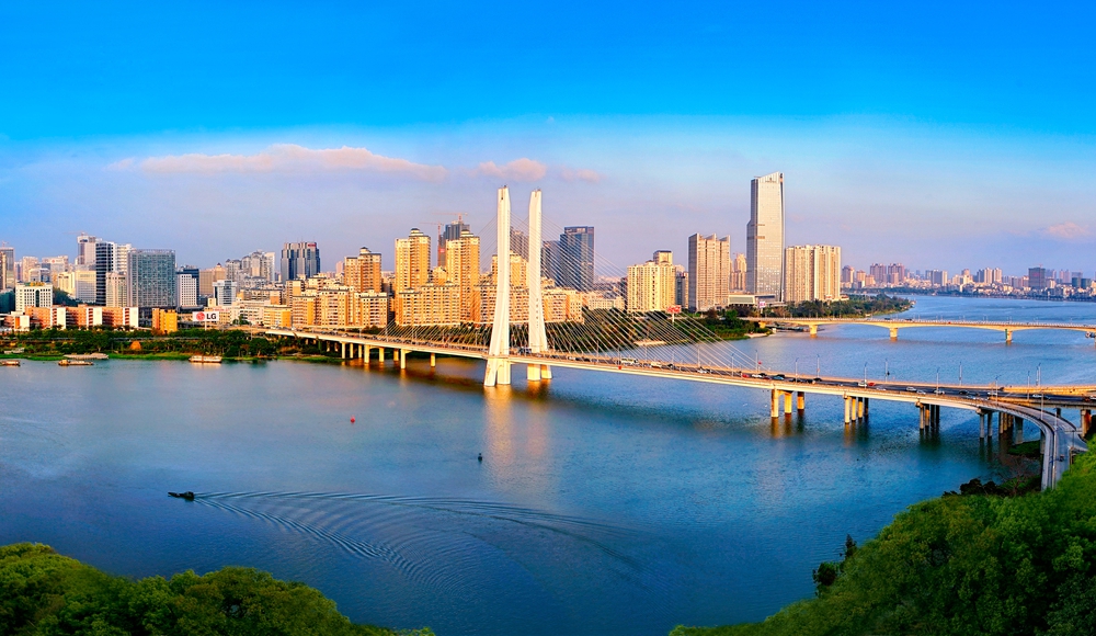 未見惠州城，先見水生態。惠州市一江兩岸、南北雙城的格局在東江兩岸初具規模。