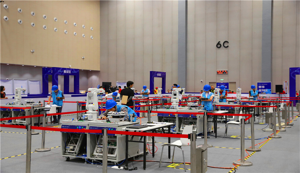 博覽會期間舉行各種機器人競賽。關鴻基 攝