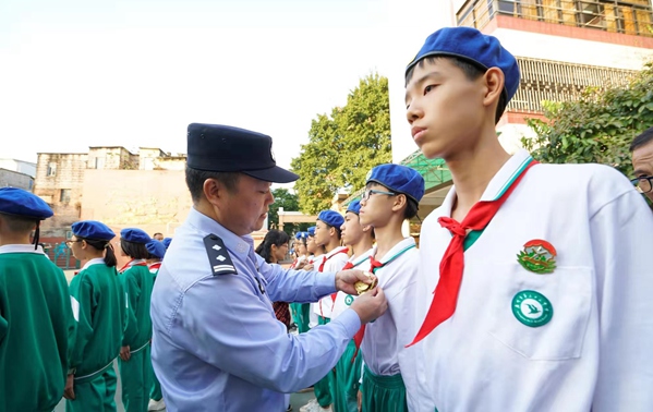 廣州南華西派出所：“少年警隊”守護少年的你