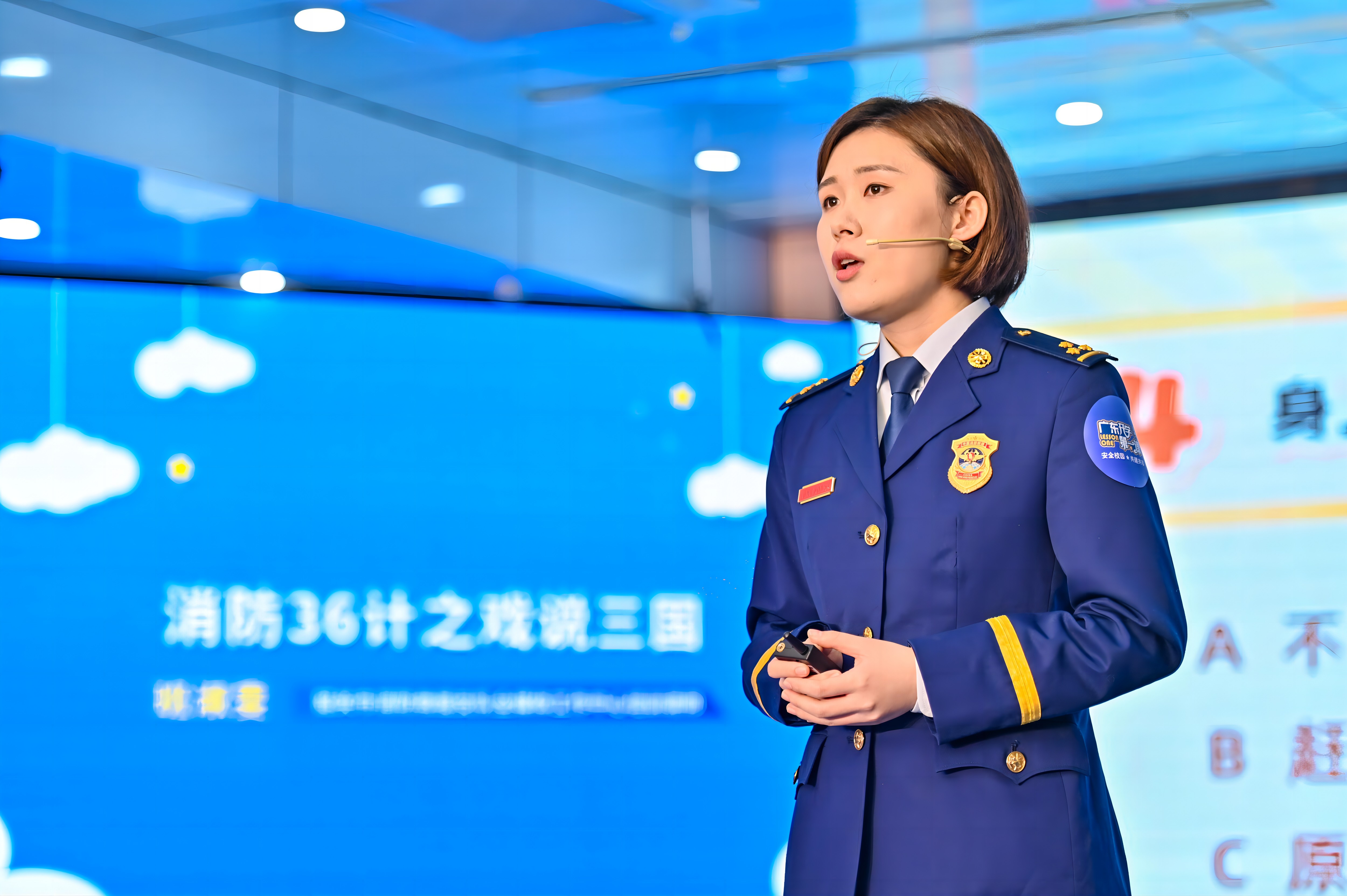 消防36计之戏说三国,广东消防宣讲员讲解消防知识。广东省消防救援总队供图