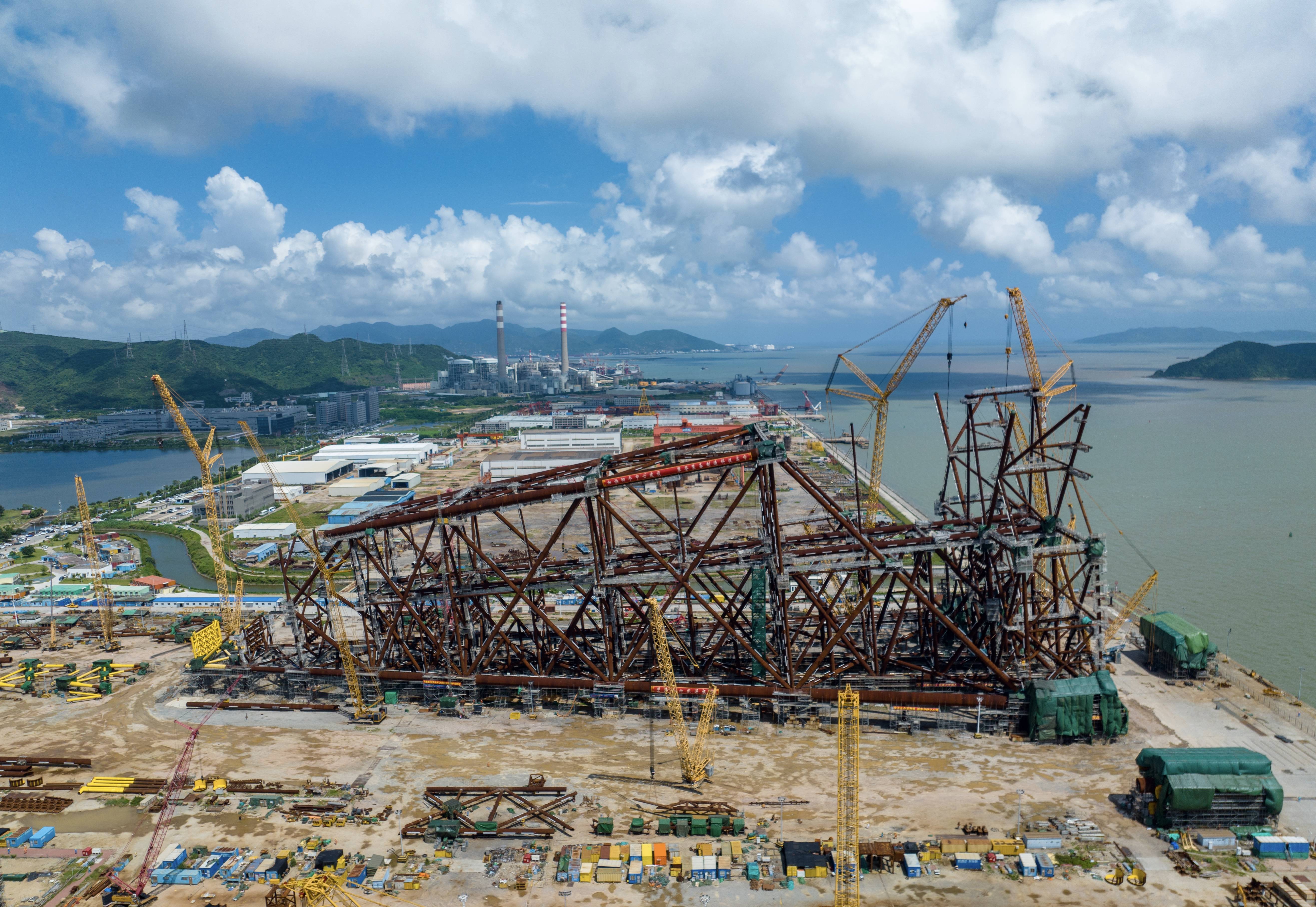 流花11-1平台上部组块总装建造启动。中国海油深海公司供图