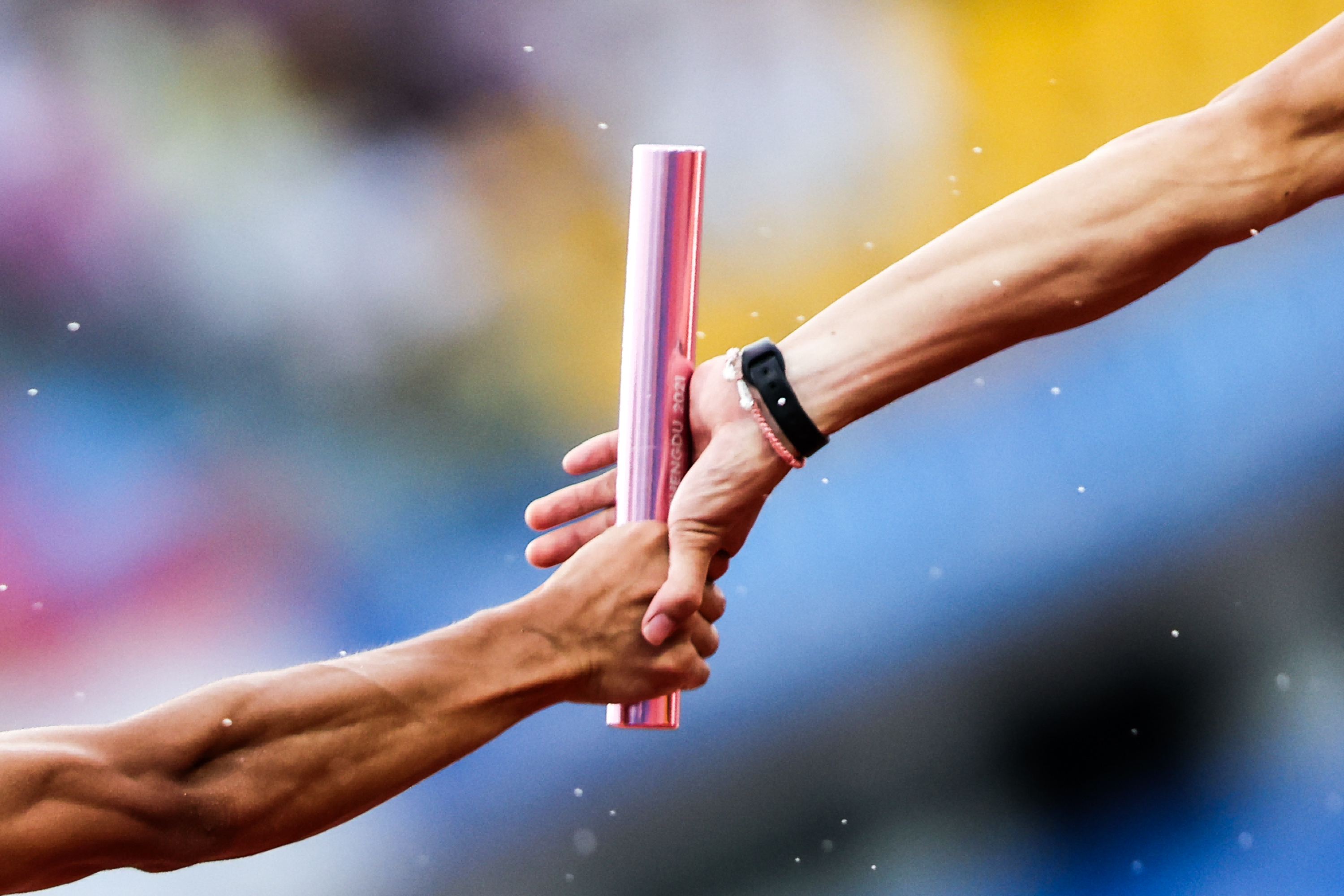 男女4x100米接力決賽競爭激烈。圖片來源：成都大運會官網