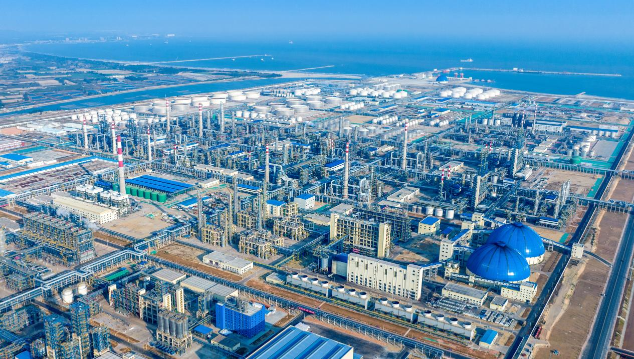位于揭阳大南海石化工业园区的中国石油广东石化炼化一体化项目。揭阳市委宣传部供图