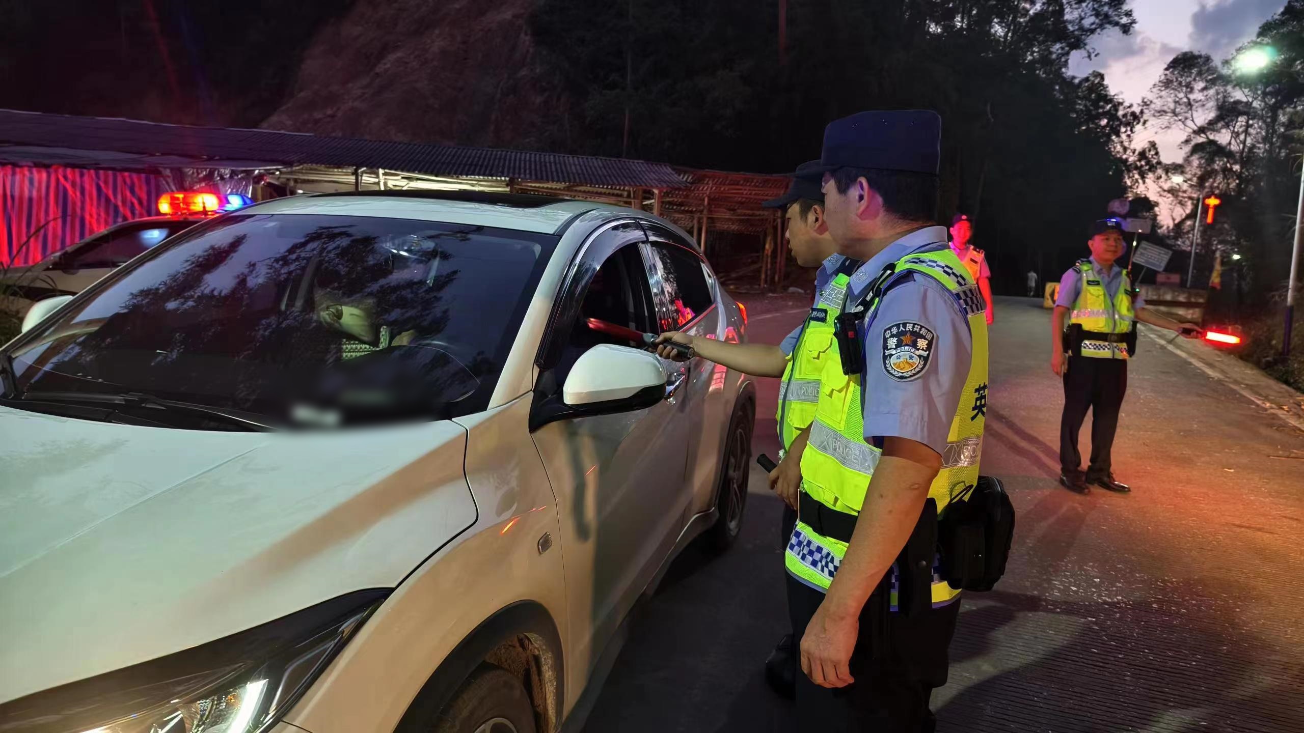 清远公安夏夜治安巡查现场。清远公安供图