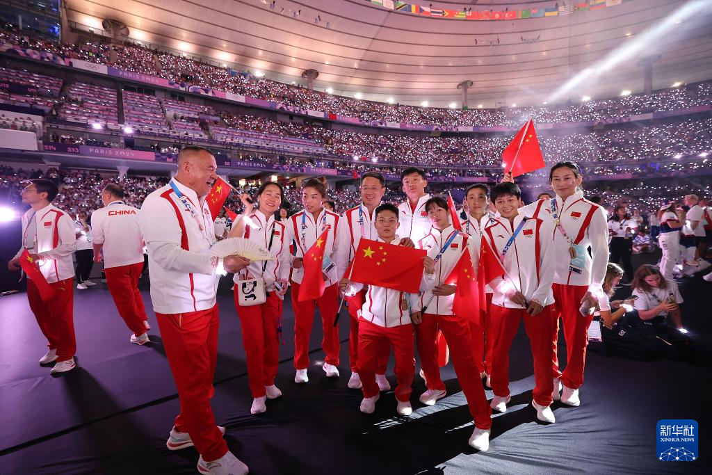 8月11日，中国体育代表团在闭幕式上。当日，第33届夏季奥林匹克运动会闭幕式在巴黎法兰西体育场举行。新华社记者 李明 摄