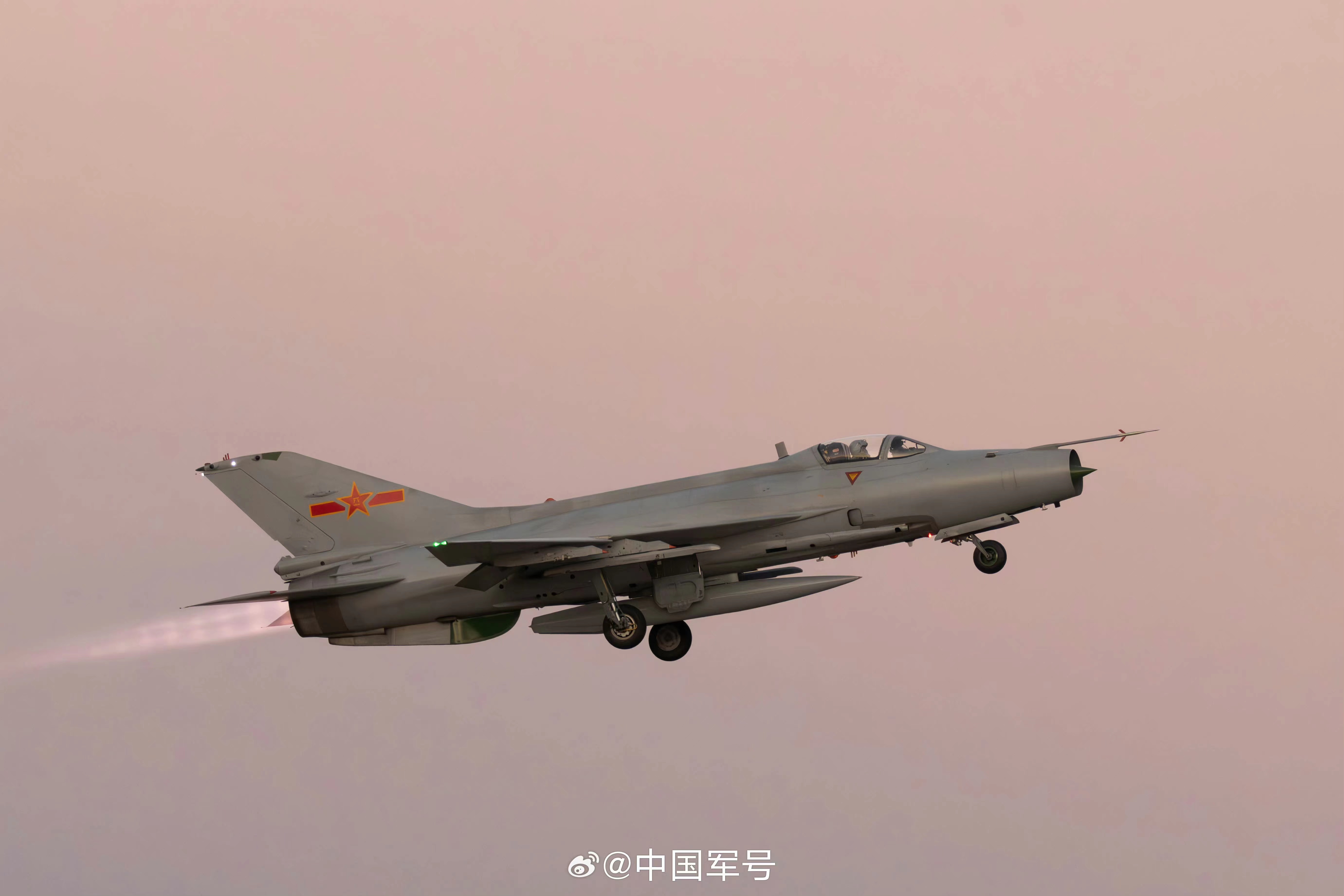 燃！空军战鹰跨昼夜飞行大片【1】