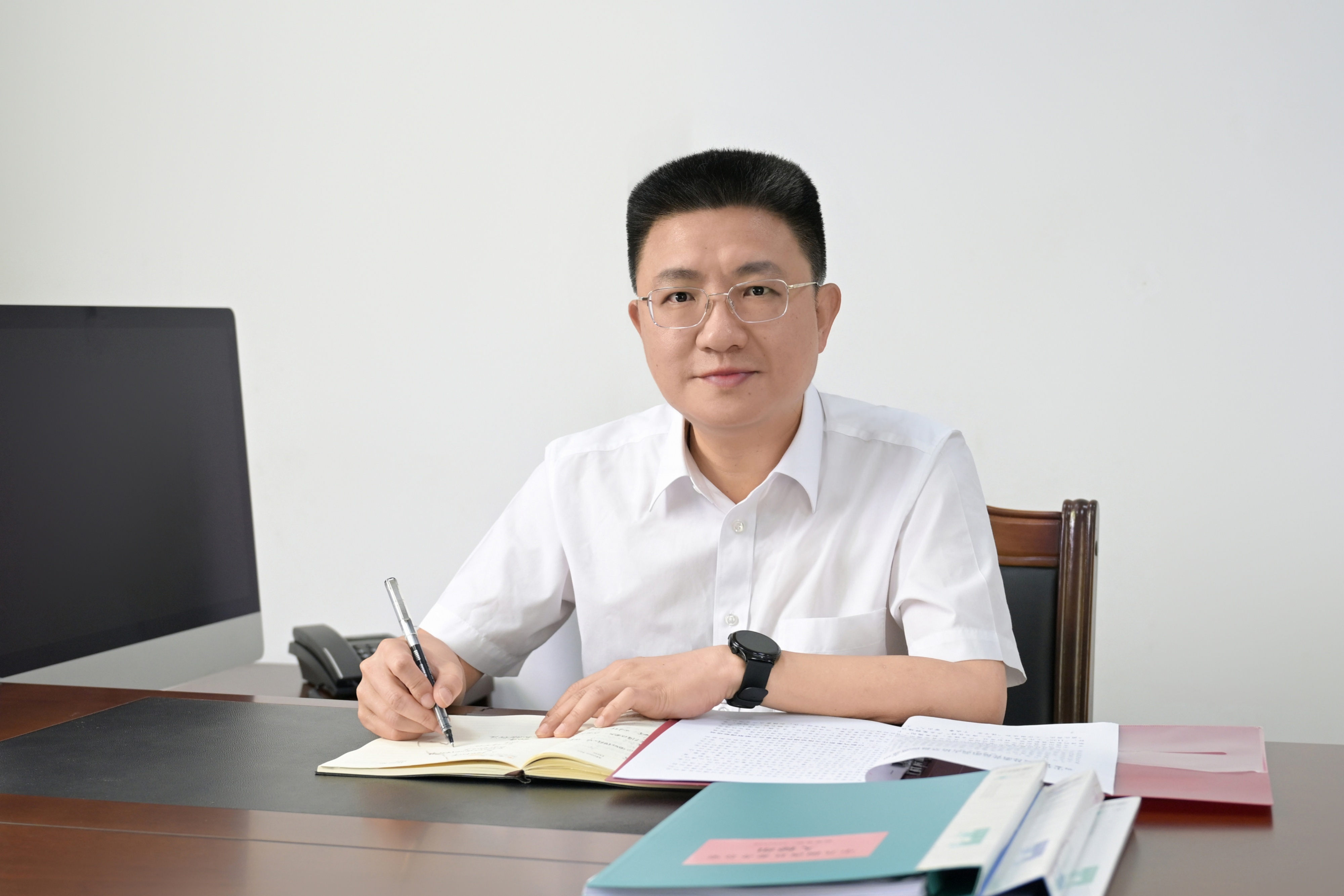 广东省揭阳市揭西县委书记陈晓青。受访者供图