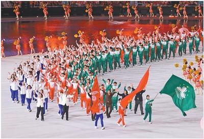 十五运会开幕式现场，粤港澳三地方阵入场。本报记者 蒋雨师摄