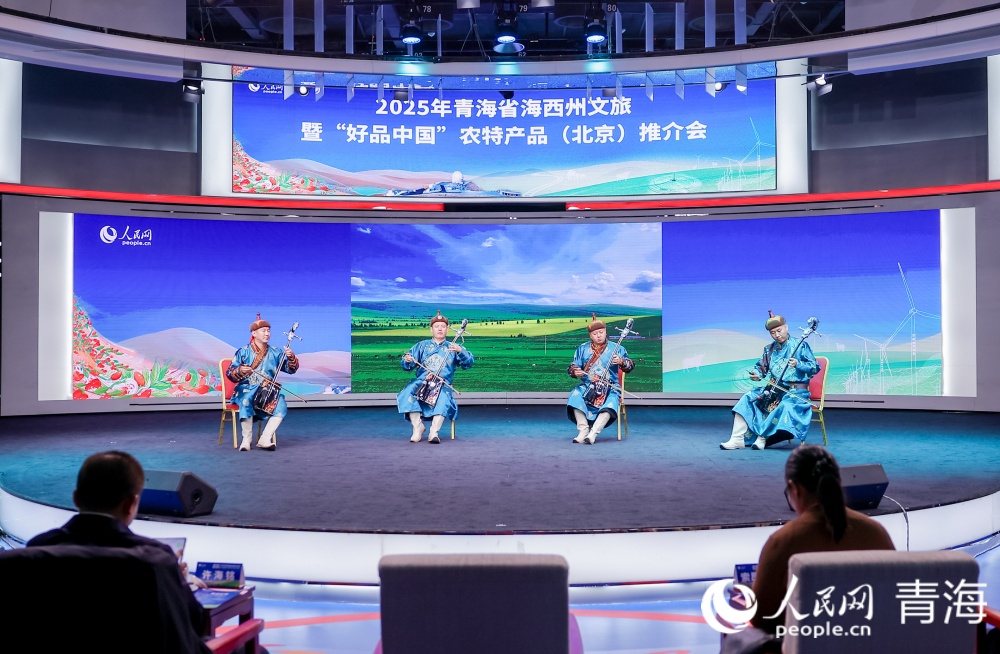 文藝演出。人民網記者 況玉攝