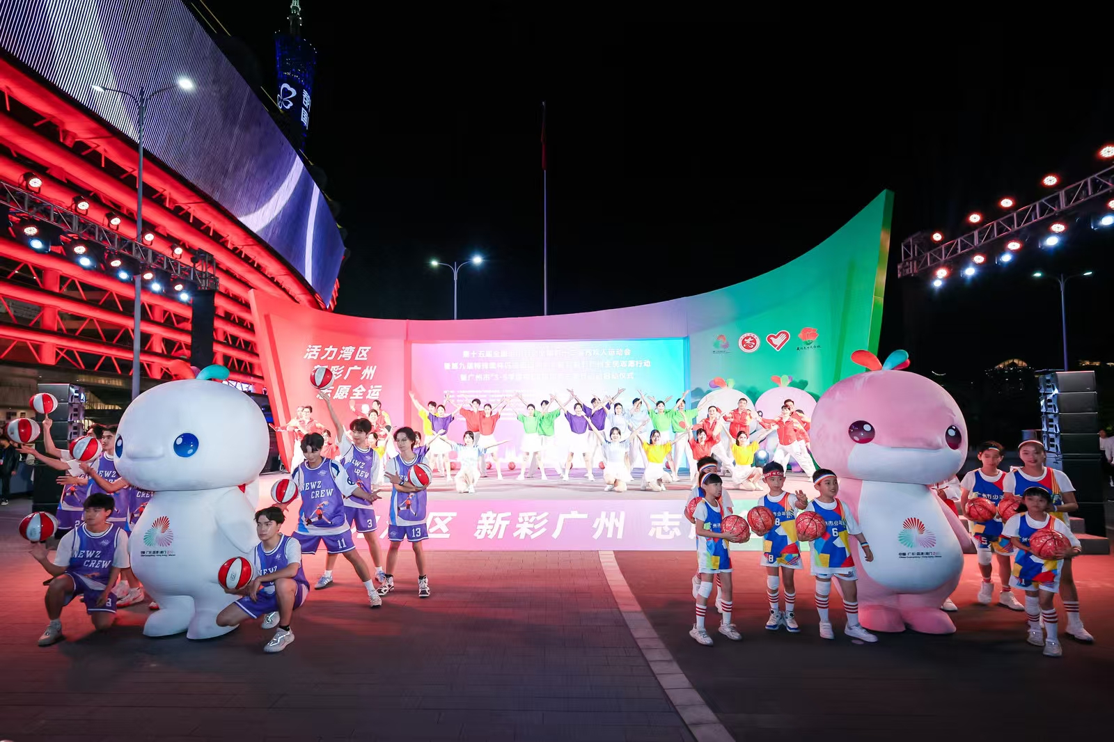 新彩廣州全民志願行動暨廣州市“3.5學雷鋒”志願服務主題月活動啟動現場。廣州市團委供圖