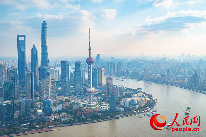 從浦西第一高樓拍攝陸家嘴風光。人民網記者 王初攝