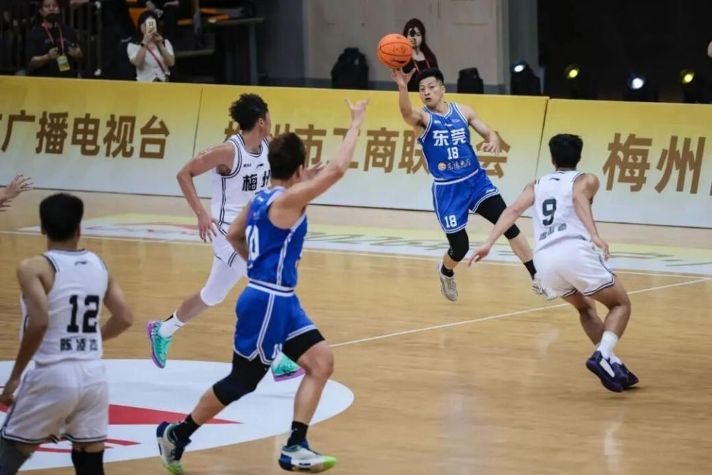 東莞對陣梅州。圖片來源：東莞日報