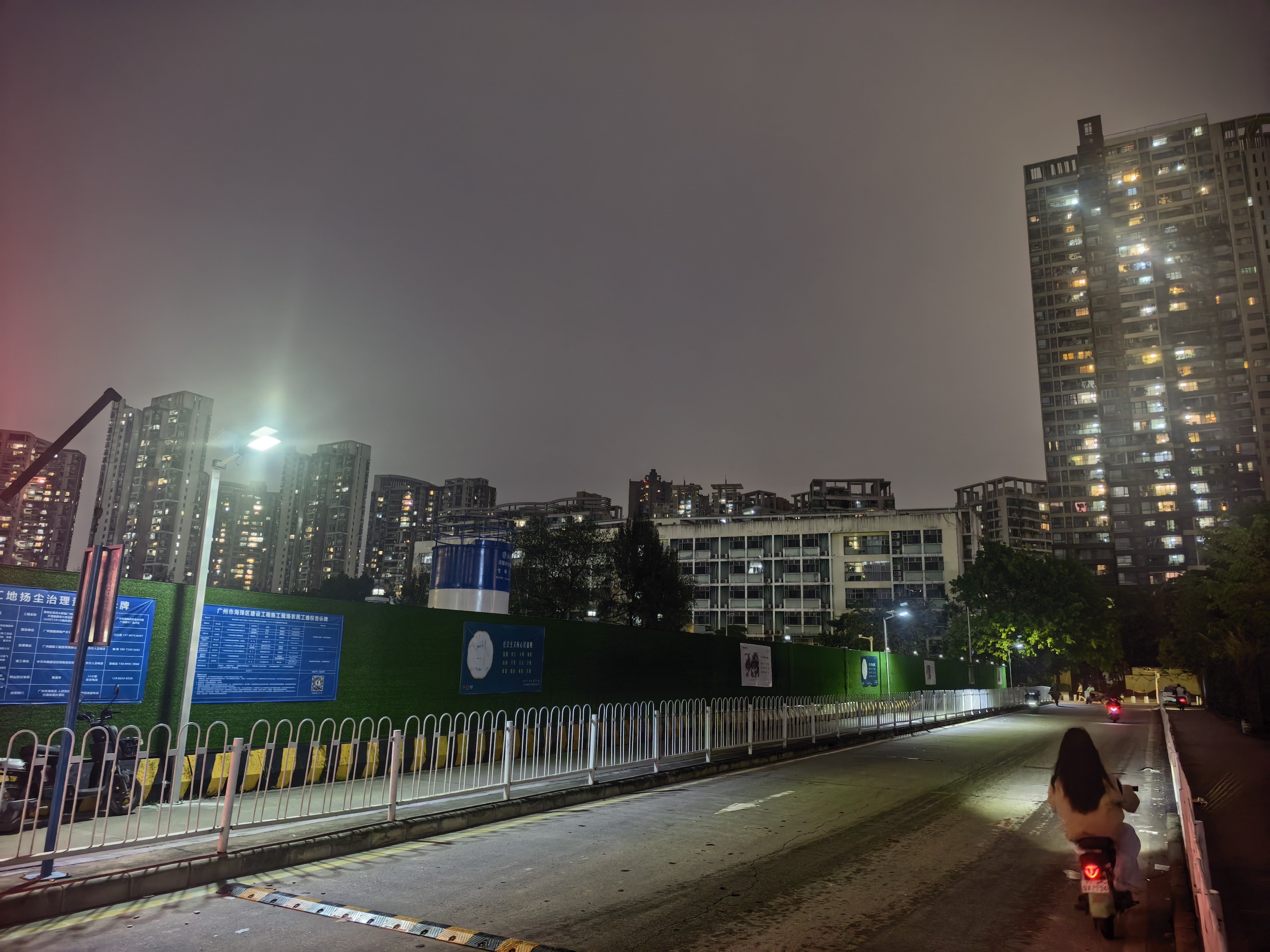 目前该临时道路已亮灯。海珠区住建局供图