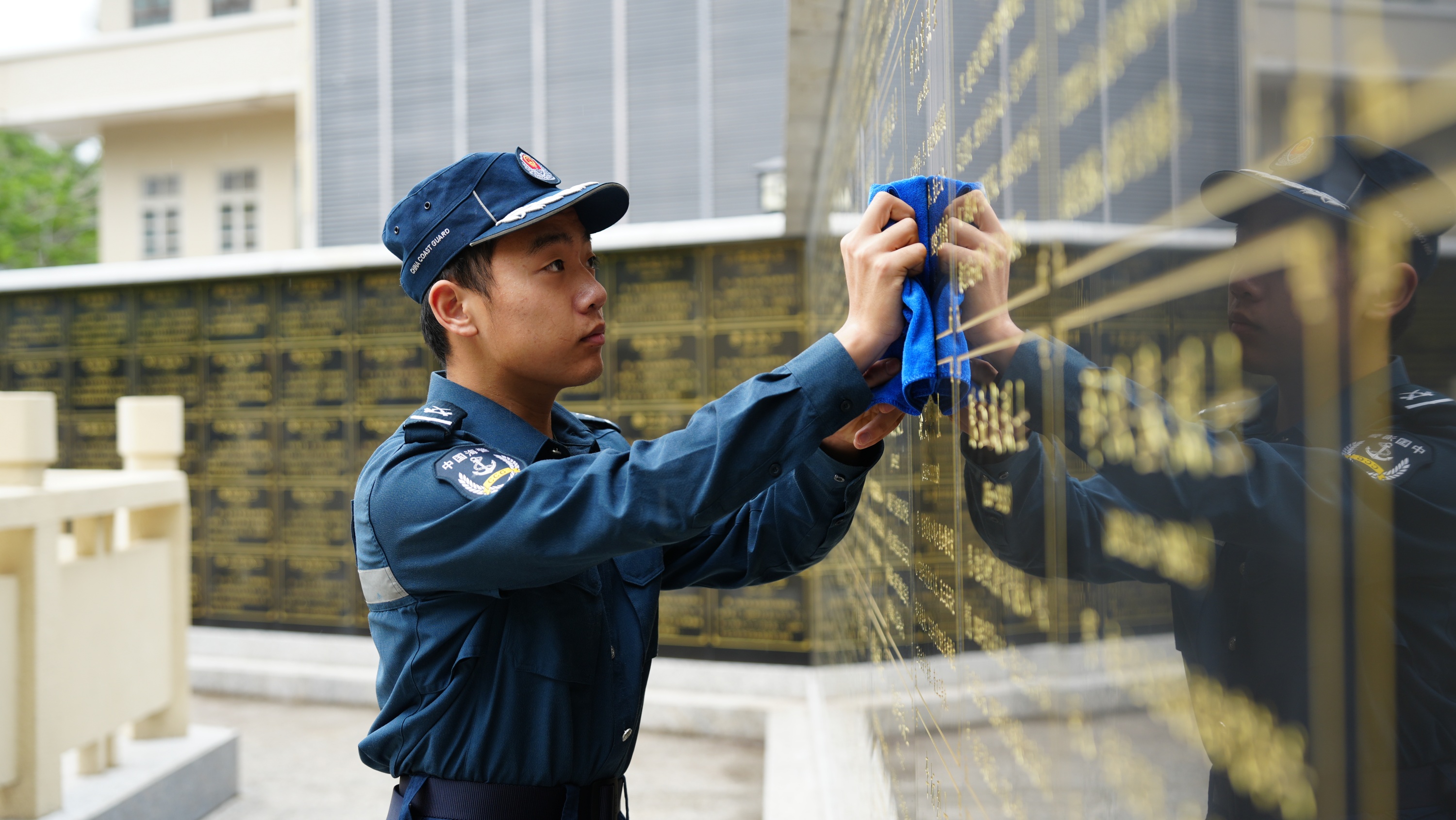 广东海警祭奠英烈主题活动现场。广东海警局供图