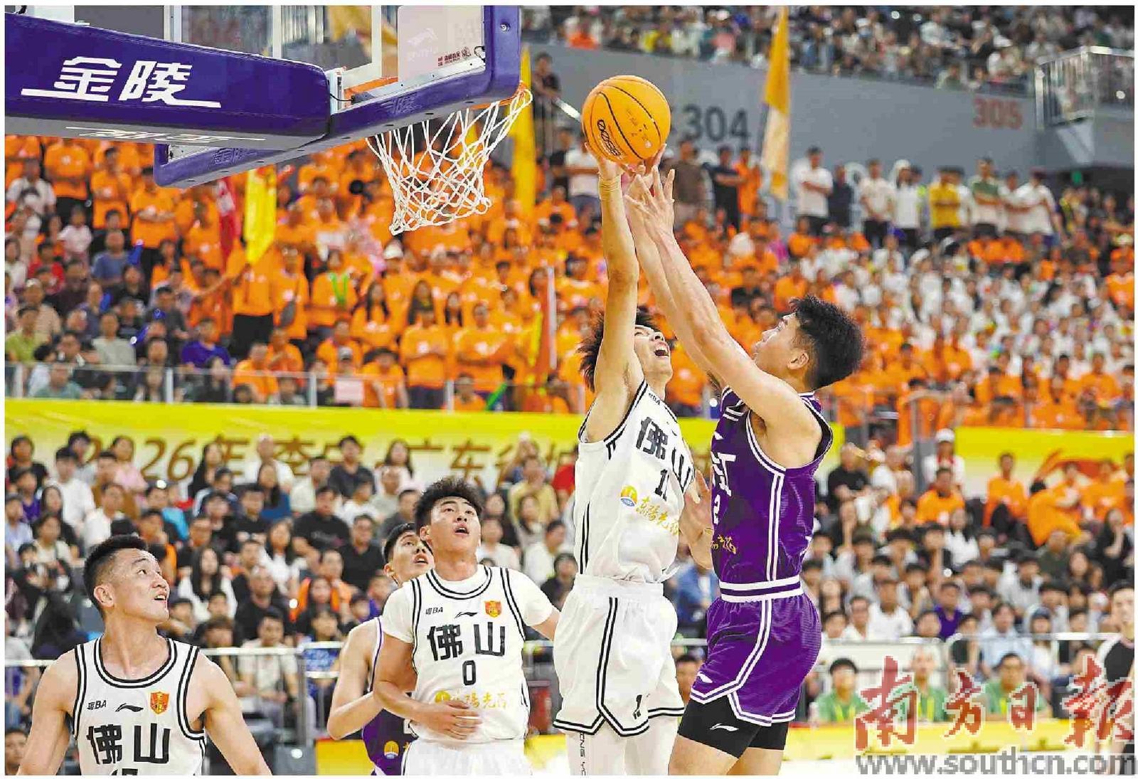  4月26日晚，粤BA佛山队主场迎战阳江队。南方日报记者 戴嘉信摄
