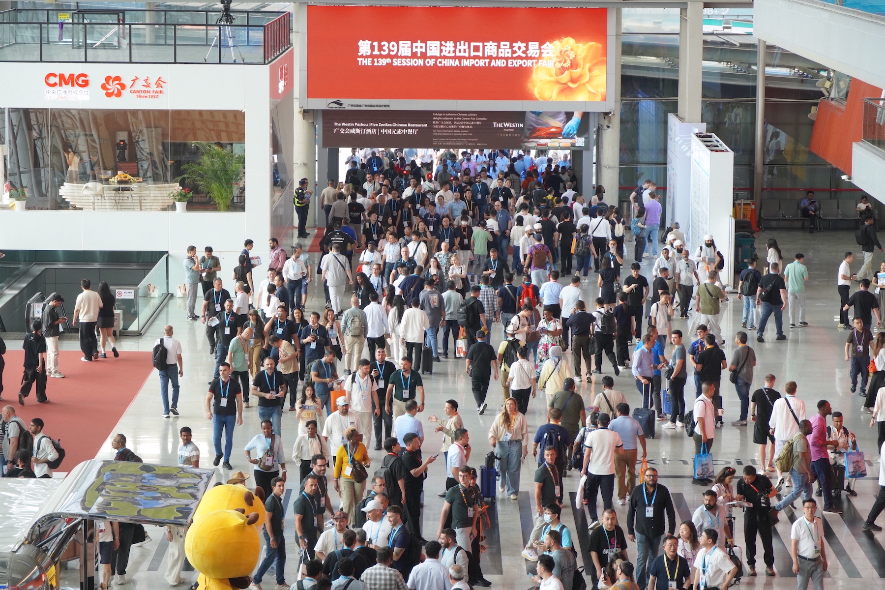 第139届广交会现场，海内外客商云集。人民网记者 王雅蝶摄