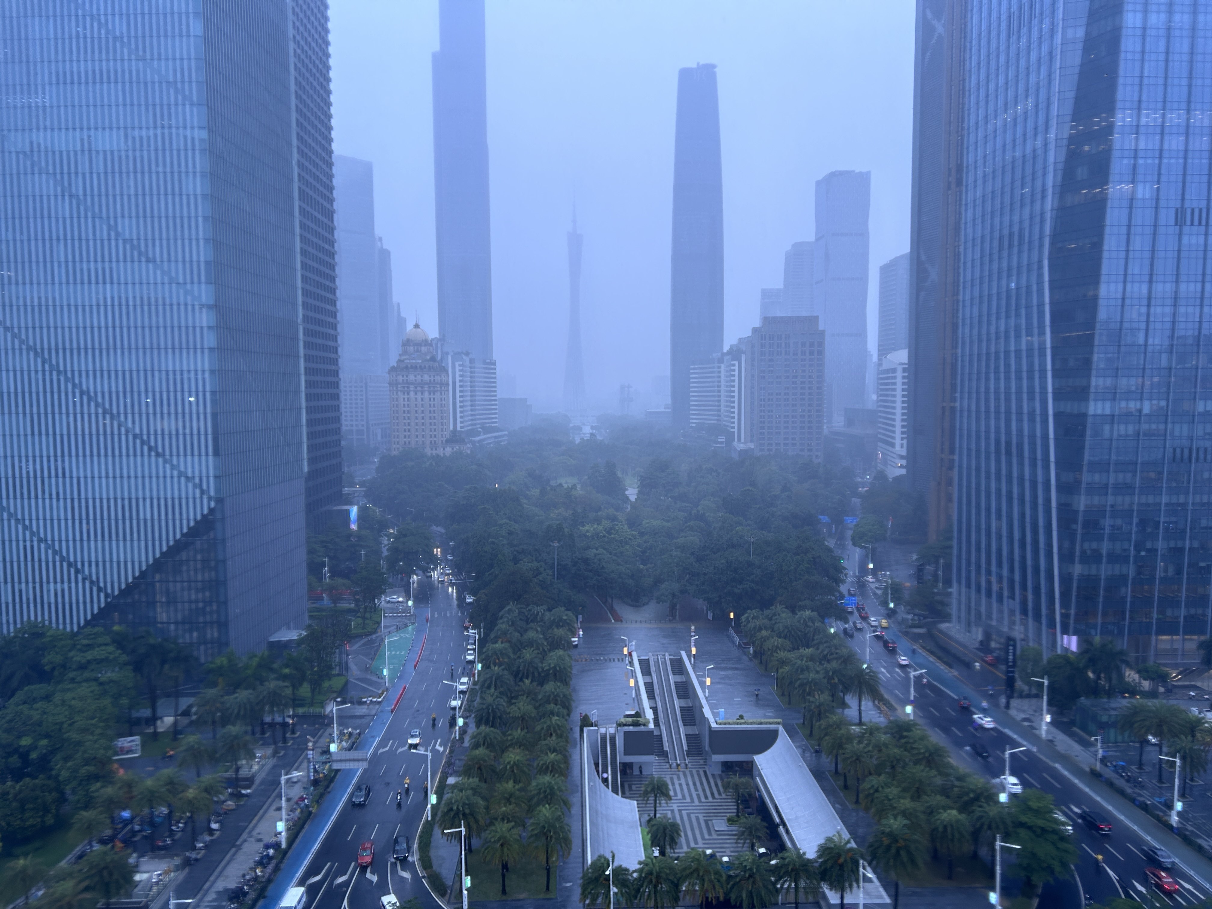 5月15日，广州市天河区强降水持续。实习生 兰航宇摄