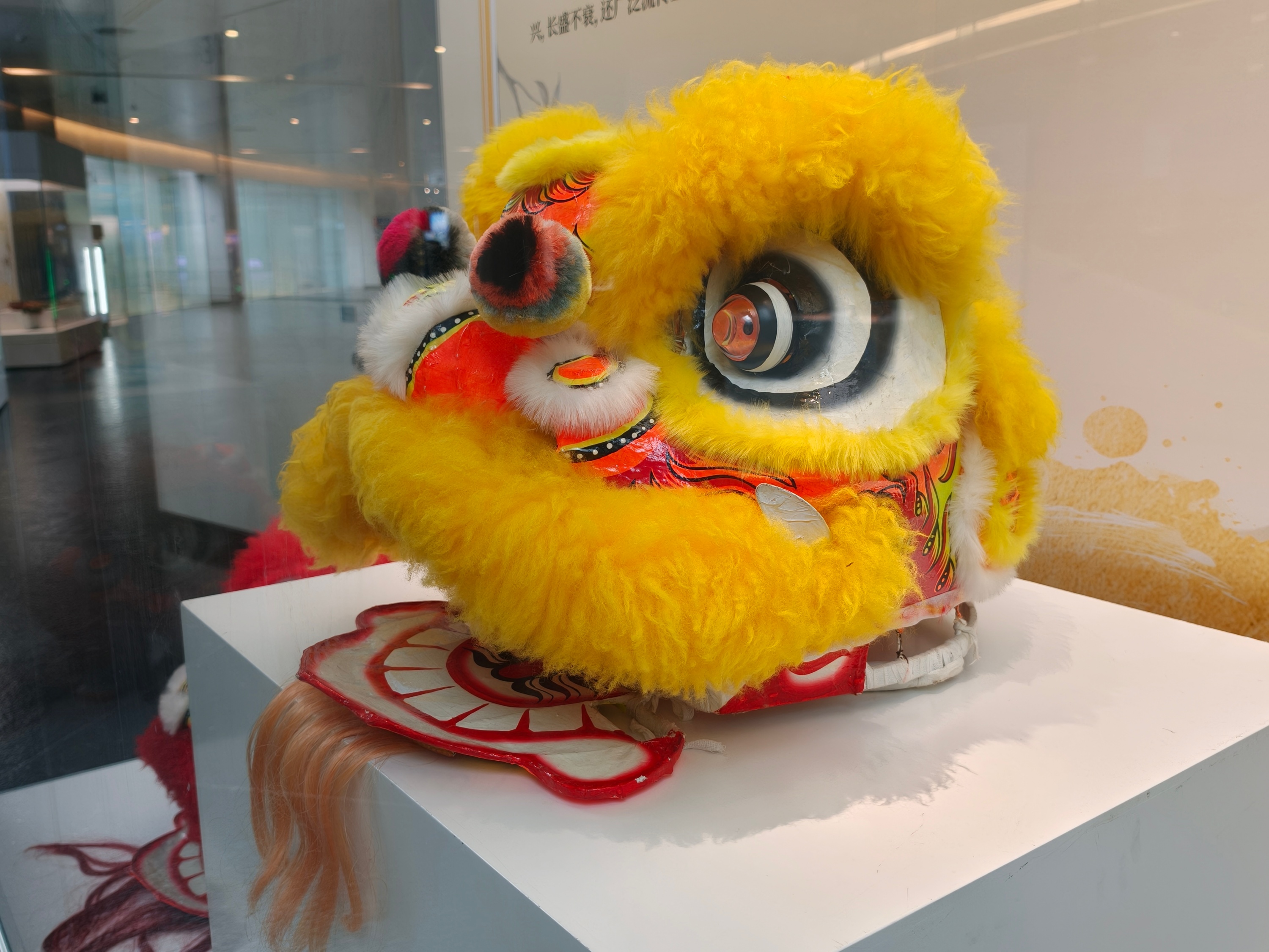 图为广东醒狮展品，在两广地区，每逢节庆或重大活动常有醒狮助兴。人民网记者 王雅蝶摄