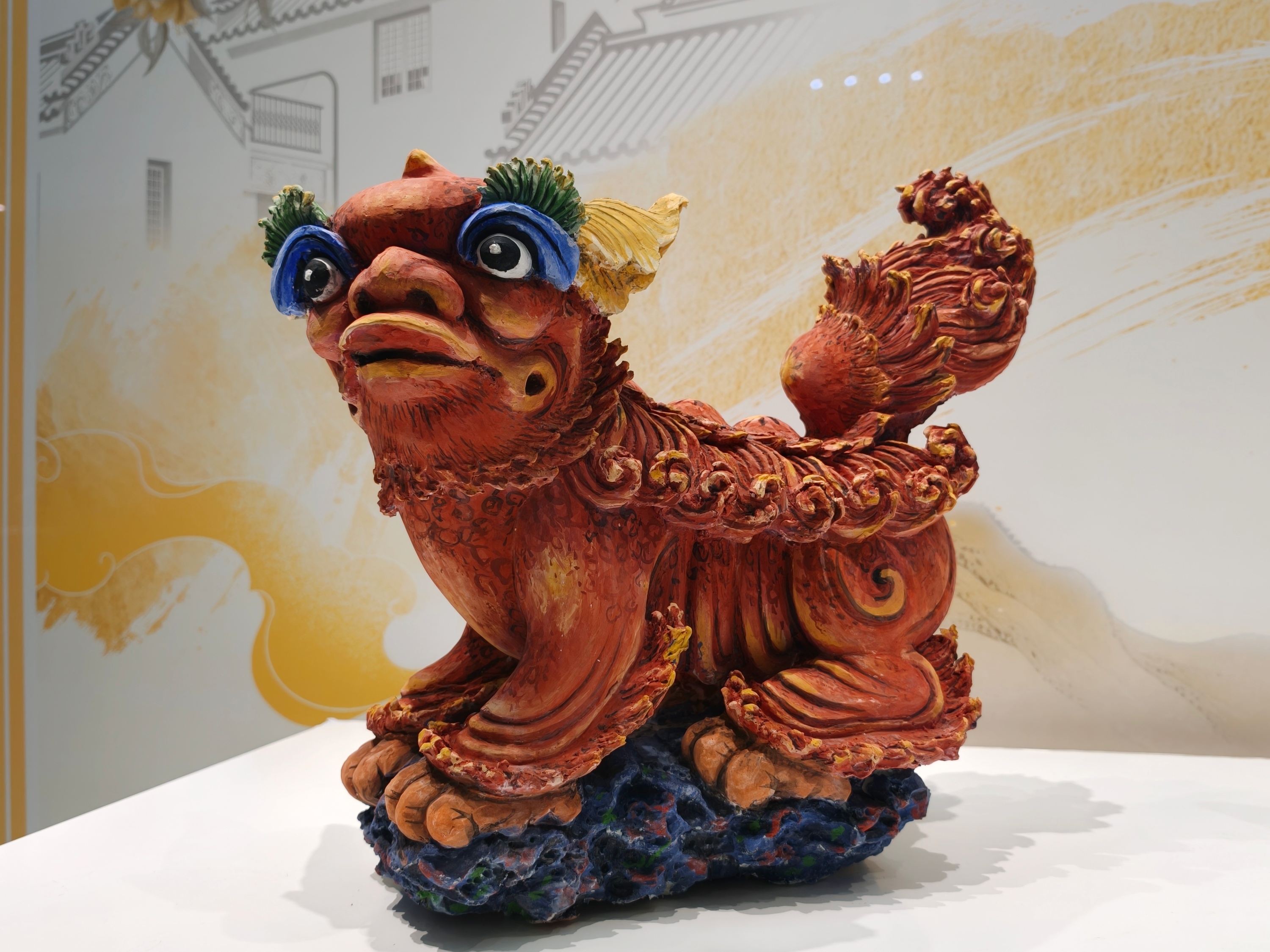 图为广州灰塑展品——狮子，灰塑以石灰、稻草（或草纸）为主要原料。人民网记者 王雅蝶摄