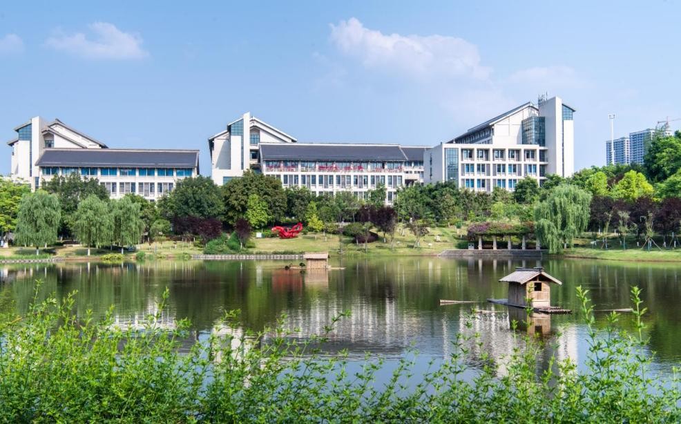 学校环境。重庆工程职业技术大学供图
