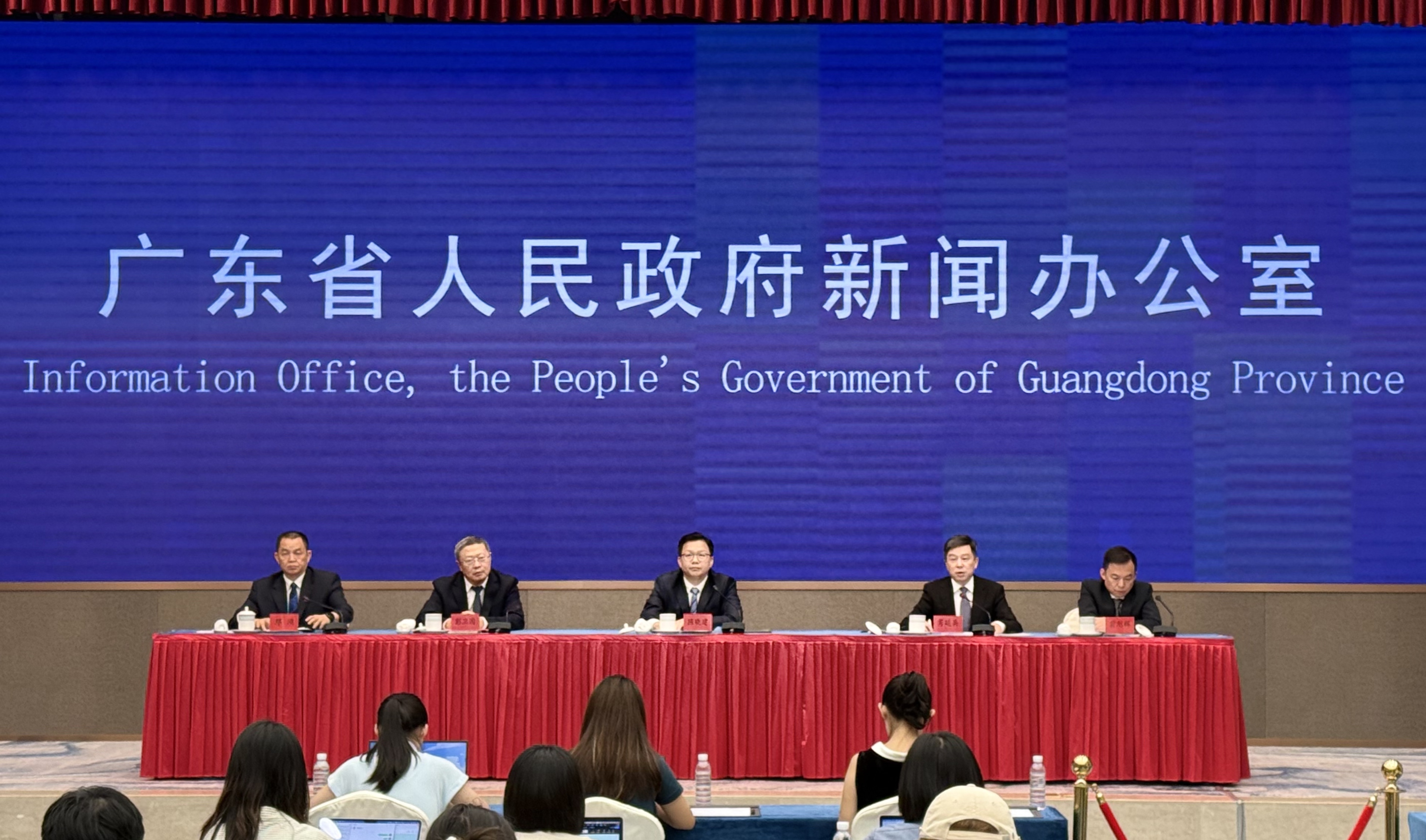 2026南国书香节新闻发布会现场。唐思琪摄