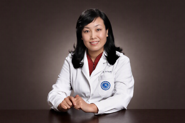 國際CML基金會（iCMLf）科學顧問委員會委員、北京大學人民醫院血液科副主任江倩教授