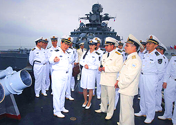 俄罗斯海军舰队首访湛江