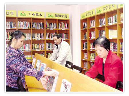 江门退休老人乐当义务图书管理员--广东视窗--人民网
