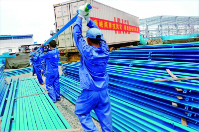 深圳千套援台板房运往高雄 面积5万多平方米