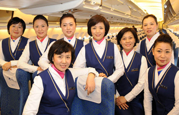南航"空姐"空中微笑30年
