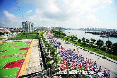 汕尾人口_一个汕尾人眼中的广东地图-广东各市眼中的自己,深圳人看到最后都