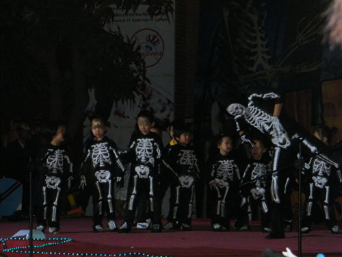 广州加拿达幼儿园万圣夜提前两晚驾到--广东频