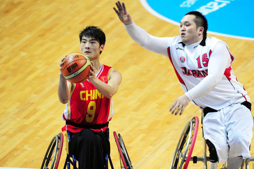 [组图]男子轮椅篮球赛中国队胜日本