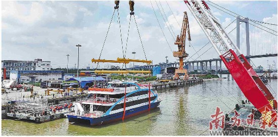  9月9日，香港新渡轮400客位纯电池动力推进客渡船“新明珠39”号在广州南沙下水。南方日报记者许舒智摄